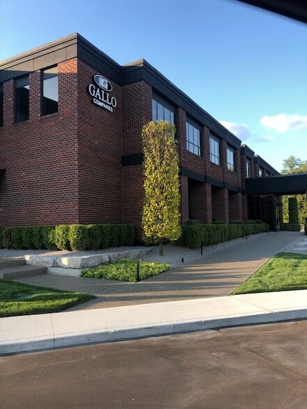 More Photos Of 6303 26 Mile Rd, Washington Loft Creative Space For Lease