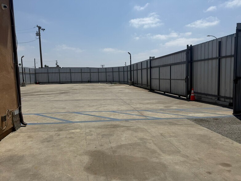 More Photos Of 413 W 131st St, Los Angeles Land For Lease