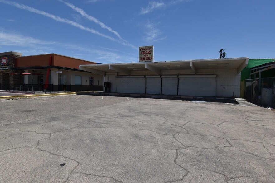 More Photos Of 9294 Mccombs St, El Paso Supermarket For Lease