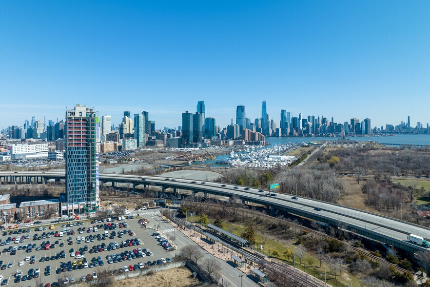 More Photos Of 667 Grand St, Jersey City Apartments For Lease