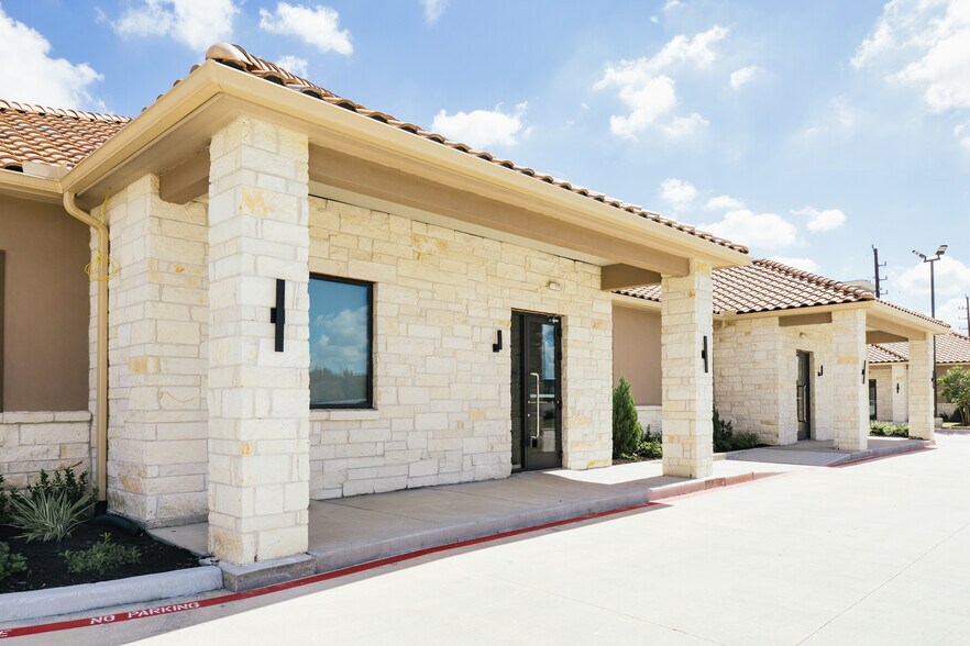 More Photos Of 8525 N Sam Houston Pkwy E, Humble Office Residential For Sale