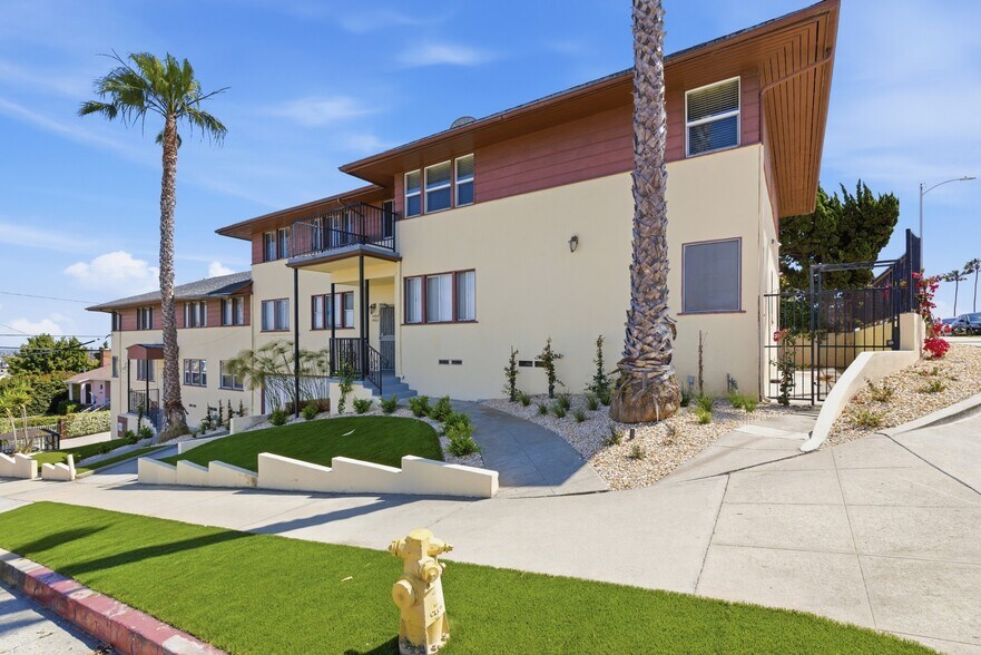 More Photos Of 4462 W 59th St, Los Angeles Apartments For Sale