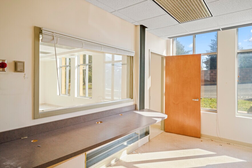 More Photos Of 46B Thomas Johnson Dr, Frederick Medical For Sale