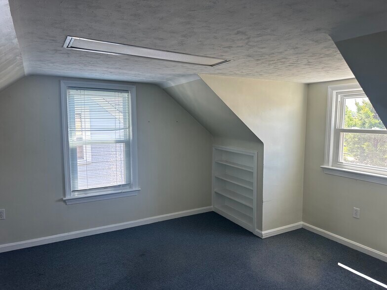 More Photos Of 36403 Vine St, Willoughby Office For Sale