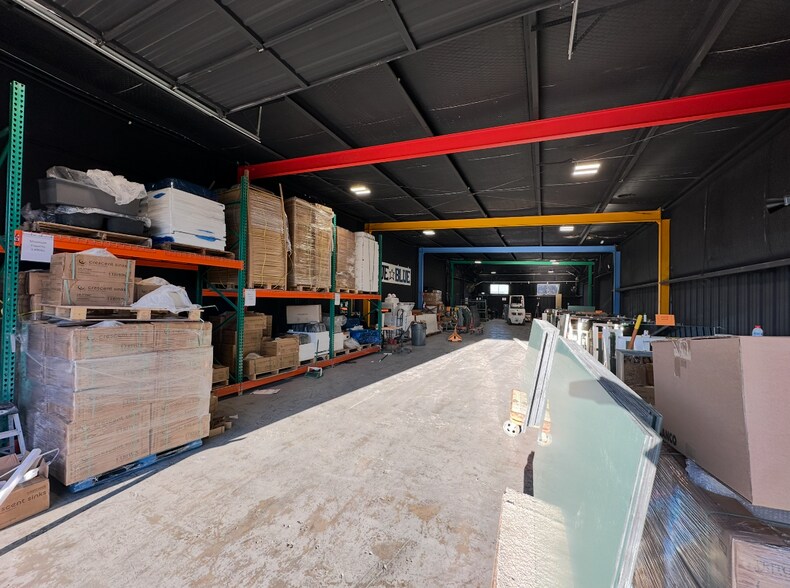 More Photos Of 11110 Bluff Bend Dr, Austin Warehouse For Sale