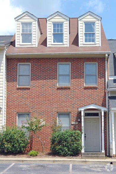 More Photos Of 205 Jamestown Sq, Columbia Office For Lease