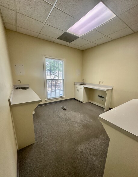 More Photos Of 5800 Ridgewood Rd, Jackson Medical For Sale
