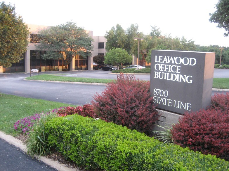 More Photos Of 8700 State Line Rd, Leawood Office For Lease