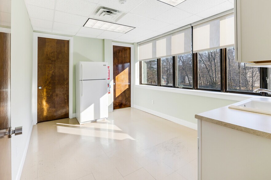 More Photos Of 200 E Eckerson Rd, New City Medical For Lease