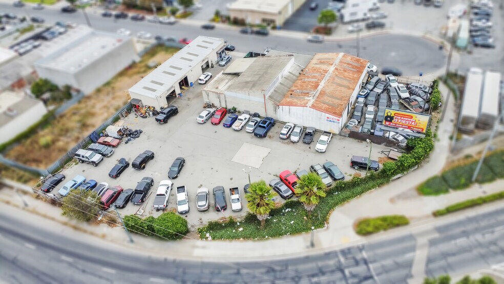 More Photos Of 227 Commission St, Salinas Showroom For Sale