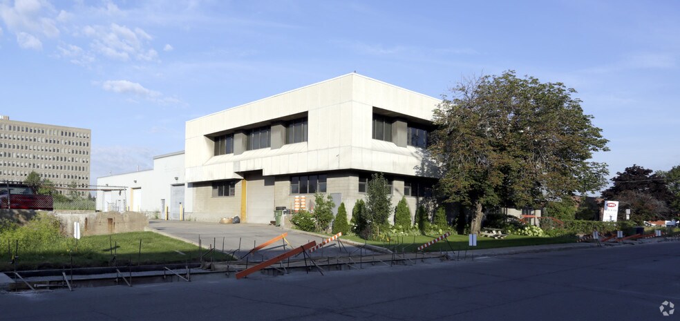 More Photos Of 150 Rue Authier, Montréal Warehouse For Lease