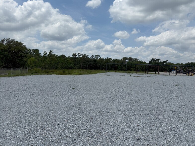 More Photos Of 2909 Sammonds Rd, Plant City Manufacturing For Lease