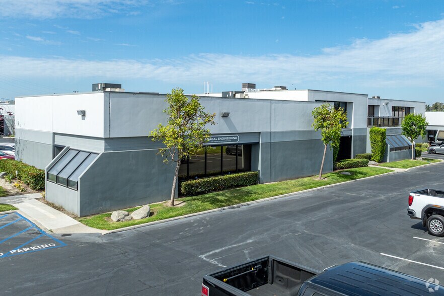 Primary Photo Of 1215-1223 N Tustin Ave, Anaheim Light Distribution For Sale
