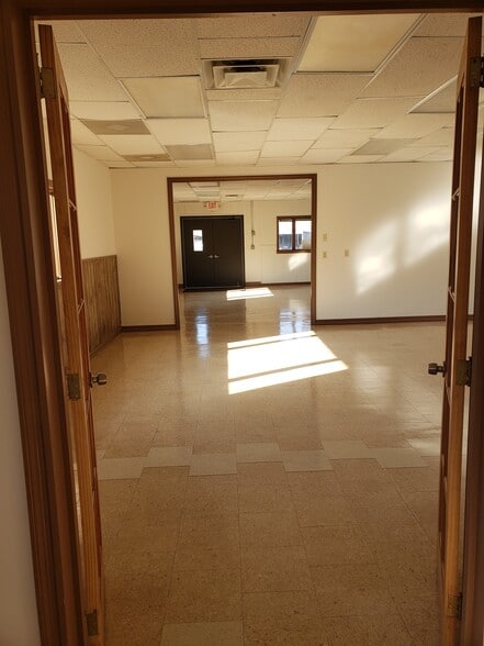 More Photos Of 39 Transport Ln, Pine Island Warehouse For Lease