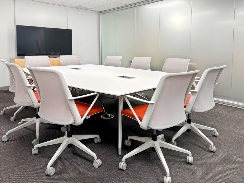 More Photos Of 4838 Richard Rd SW, Calgary Coworking Space