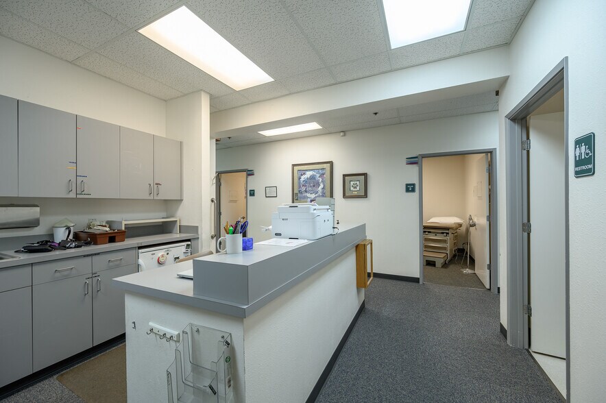 More Photos Of 308 N Villa Rd, Newberg Medical For Lease