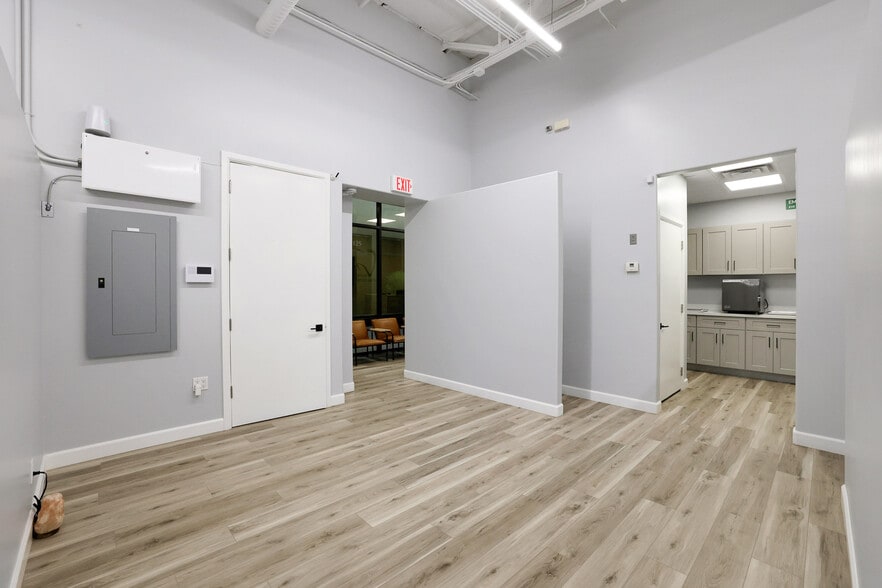 More Photos Of 33777 N Scottsdale Rd, Scottsdale Medical For Sale