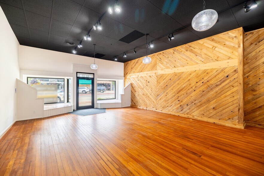 More Photos Of 108 S Santa Fe Ave, Salina General Retail For Lease