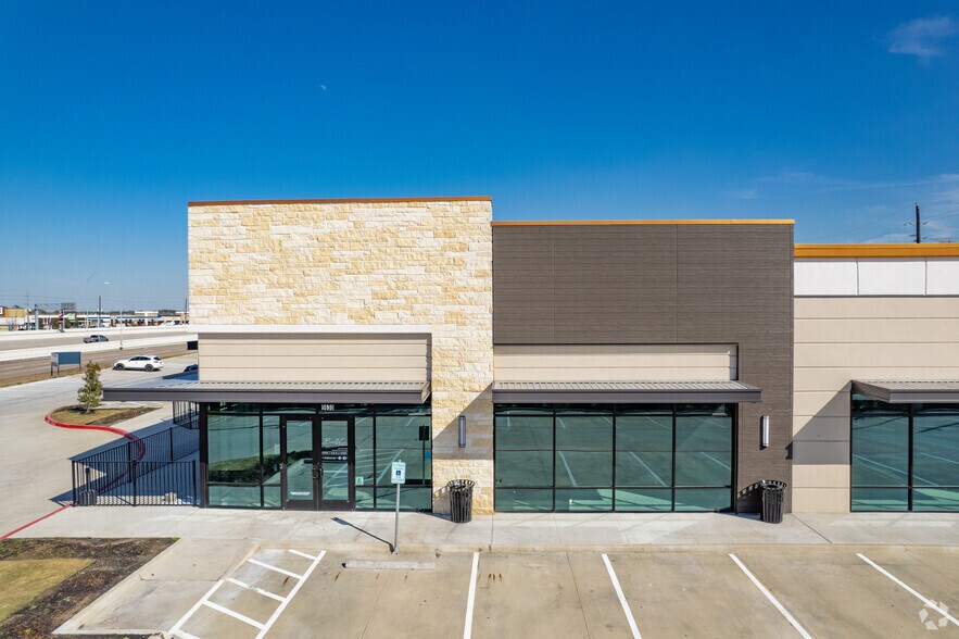 More Photos Of 9630 N Sam Houston Pkwy E, Humble Storefront For Lease