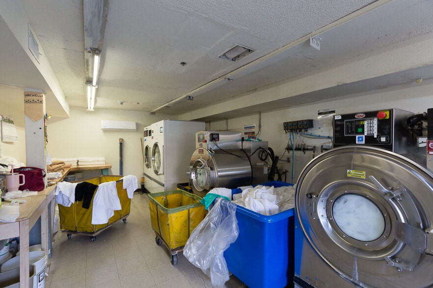 More Photos Of 74695 Highway 111, Palm Desert Hotel For Sale