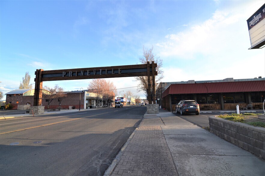 Primary Photo Of 121 NE 3rd St, Prineville Restaurant For Sale