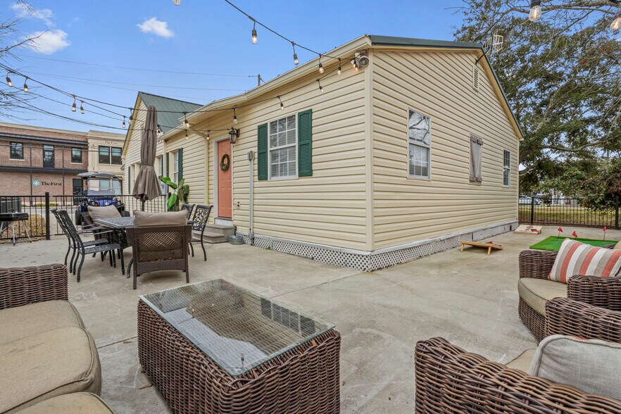 More Photos Of 1705 Government St, Ocean Springs Office For Sale