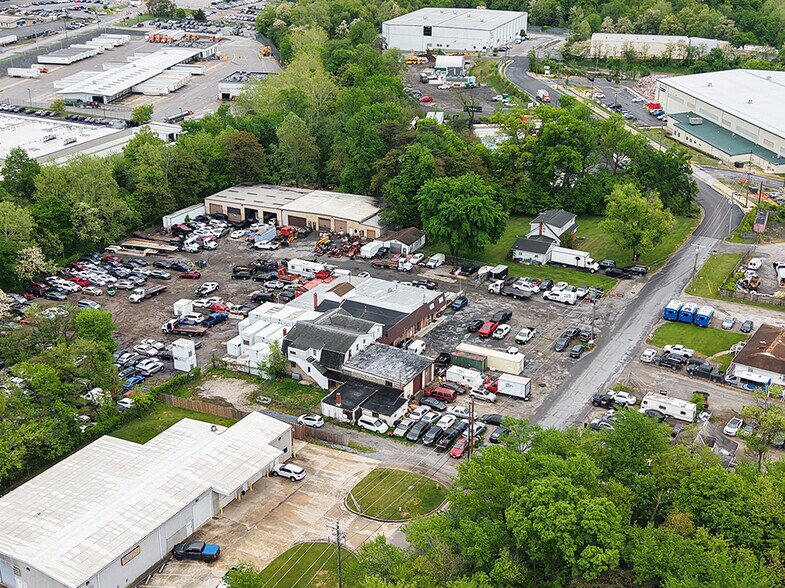 More Photos Of 7059-7065 Kit Kat Rd, Elkridge Warehouse For Sale