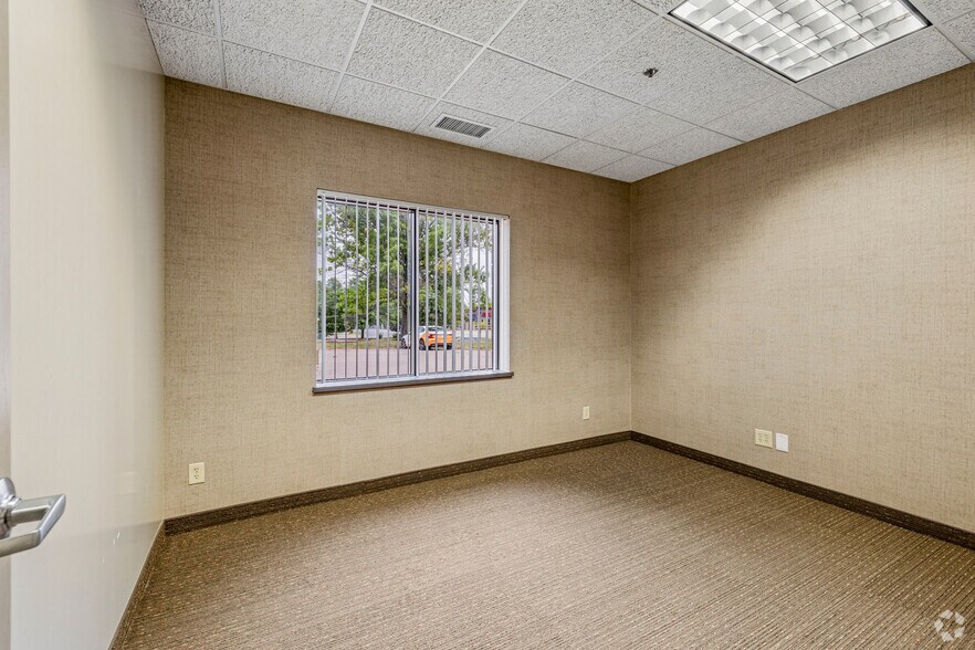 More Photos Of 343 E 82nd St, Chaska Warehouse For Sale