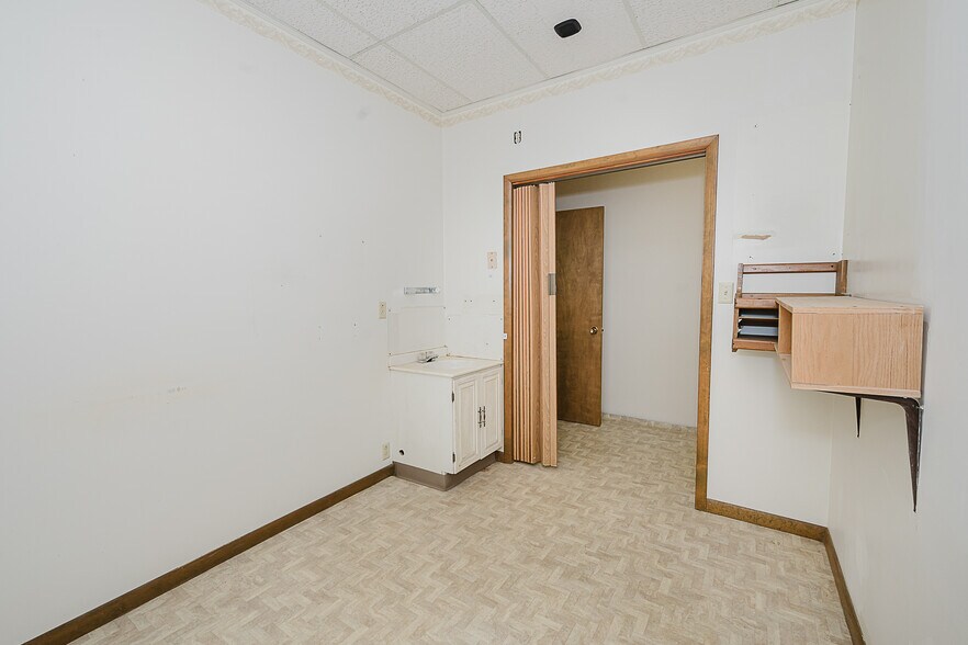 More Photos Of 1482 Butler Rd, Worthington Medical For Sale