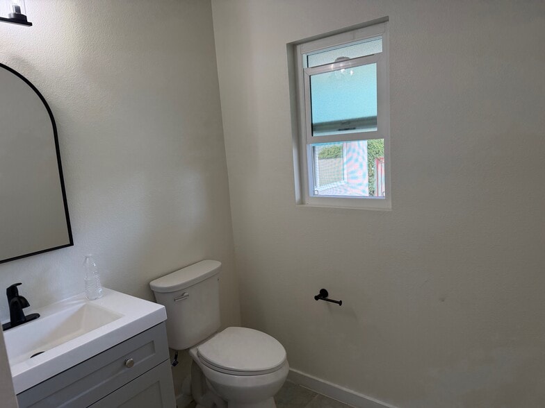 More Photos Of 1457 E Chapman Ave, Fullerton Office For Sale
