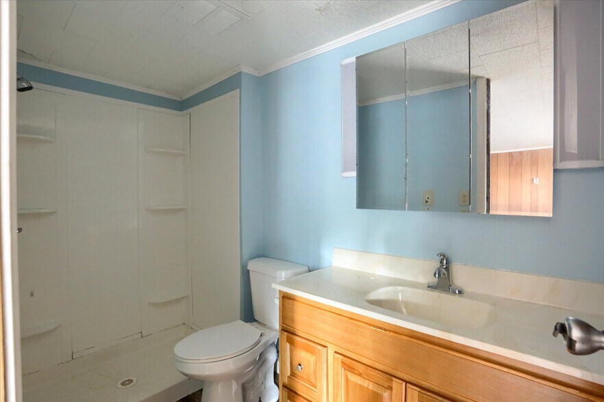 More Photos Of 145 Chamberlaine Ave, Pottsville Flex For Sale