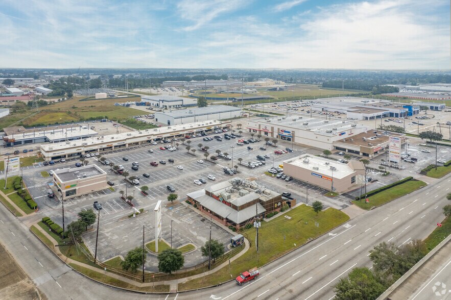 More Photos Of 132-156 E FM-1960, Houston Unknown For Lease