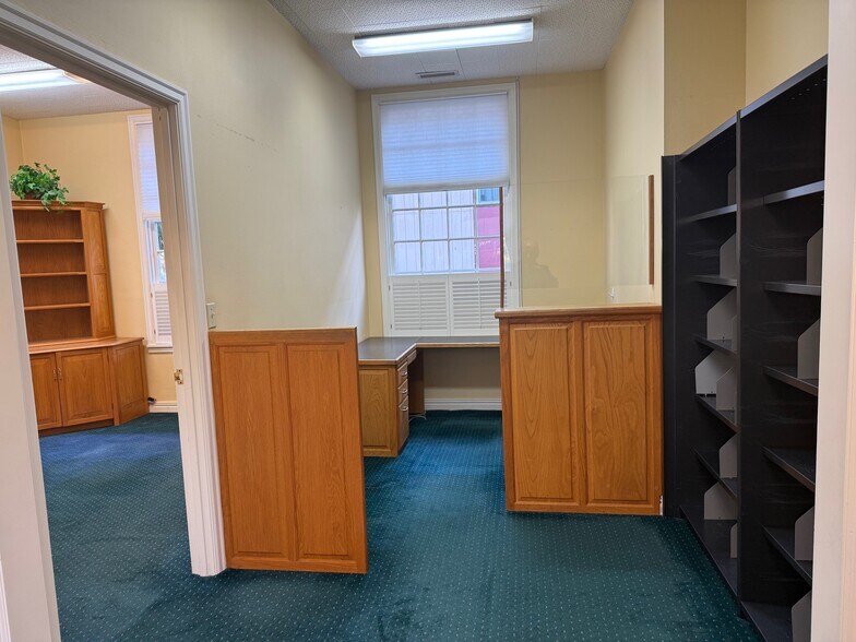 More Photos Of 810 SW Madison Ave, Corvallis Office For Lease