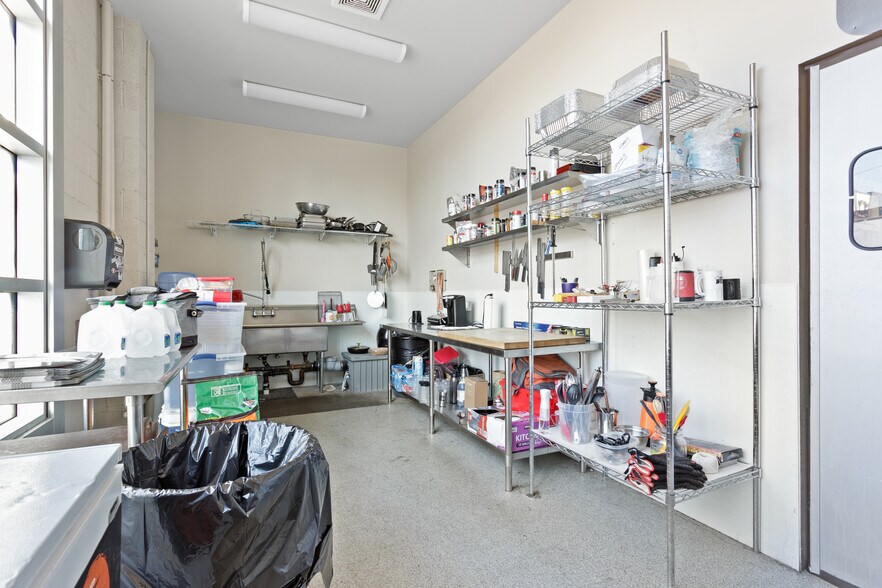 More Photos Of 5599 S Rio Grande St, Littleton General Retail For Sale