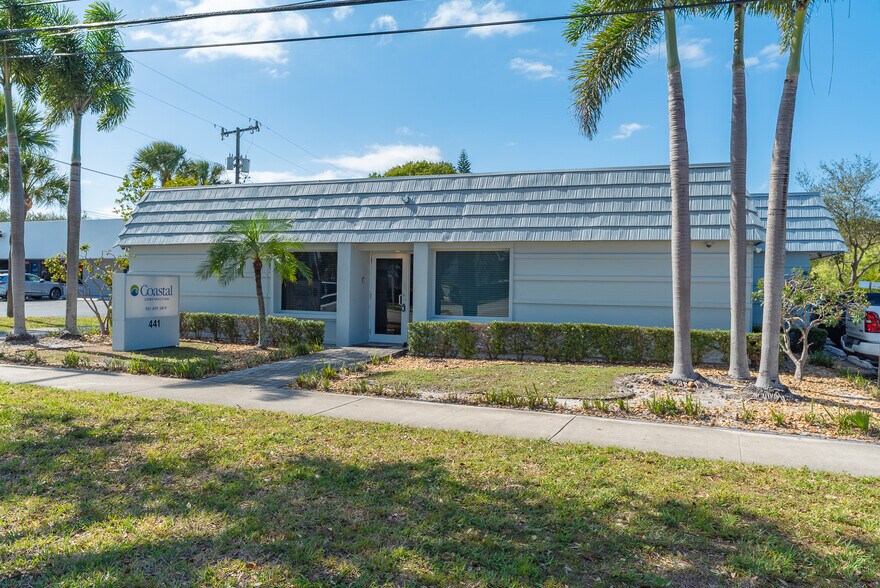Primary Photo Of 441 S Federal Hwy, Deerfield Beach Medical For Sale