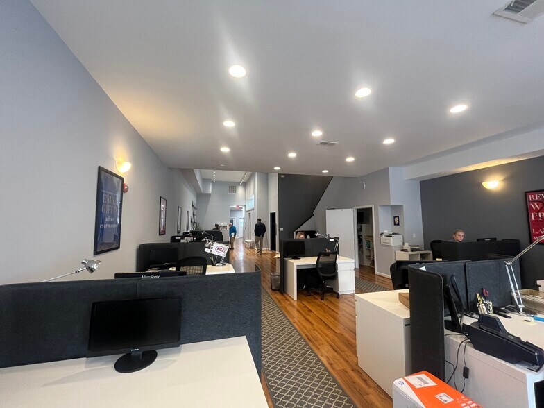 More Photos Of 3107-3109 M St NW, Washington Storefront Retail Office For Lease