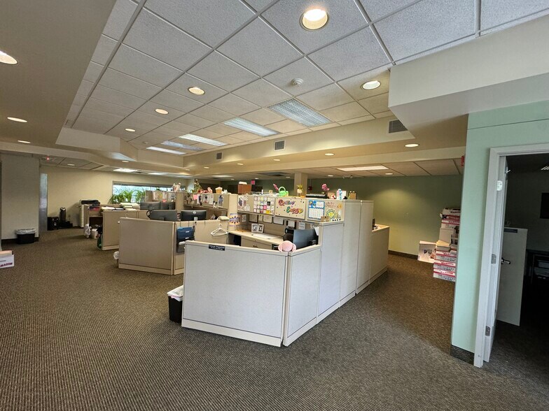 More Photos Of 1604 Kansas Ave, Lorain Bank For Sale