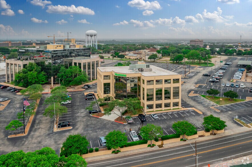 More Photos Of 8123 Datapoint Dr, San Antonio Office For Lease