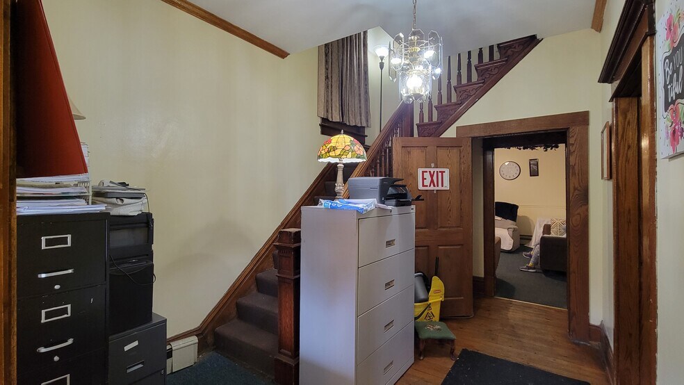 More Photos Of 522 Main St, Rockwood Specialty For Sale