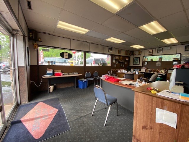 More Photos Of 2849 Church St, Stevens Point Auto Repair For Lease