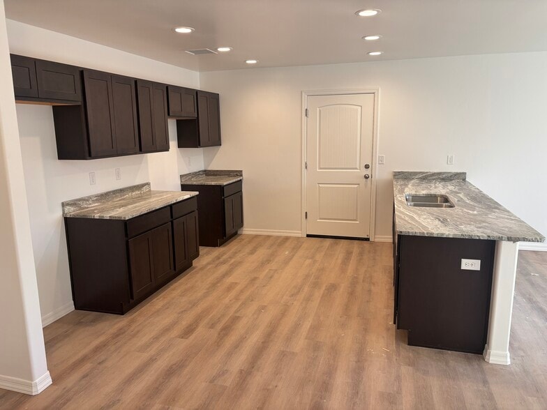 More Photos Of 901 Berk Ave, Kingman Apartments For Sale