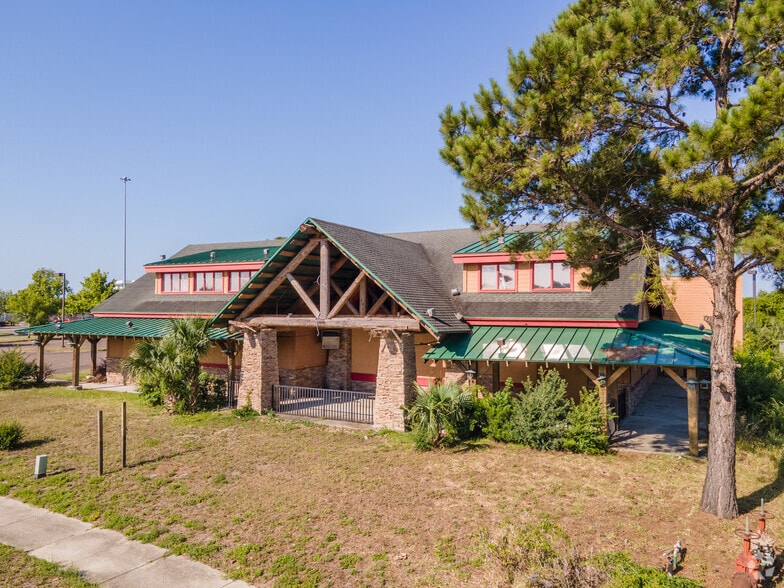 More Photos Of 414 Commerce Center Dr, Jacksonville Restaurant For Sale