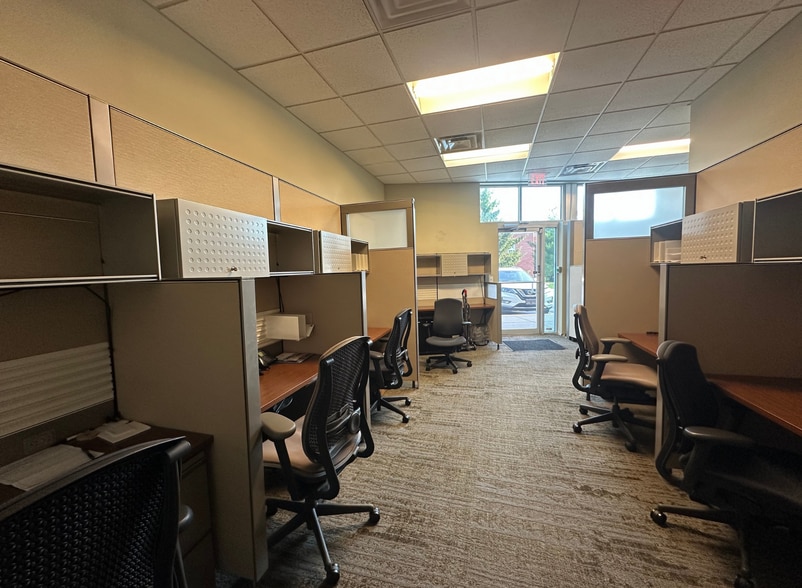 More Photos Of 3801-3805 Brownsboro Rd, Louisville Restaurant For Lease