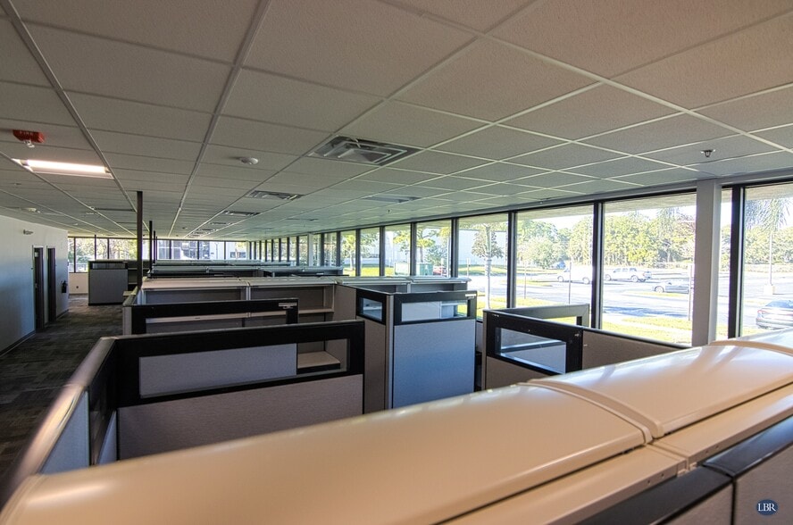 More Photos Of 154 Wickham Rd, Melbourne Office For Lease