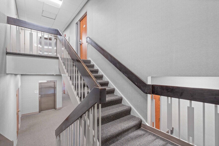 More Photos Of 4420 NE Chouteau Tfwy, Kansas City Medical For Lease