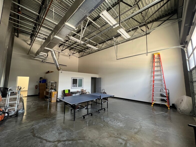 More Photos Of 4227 S Main St, Stafford Light Manufacturing For Lease
