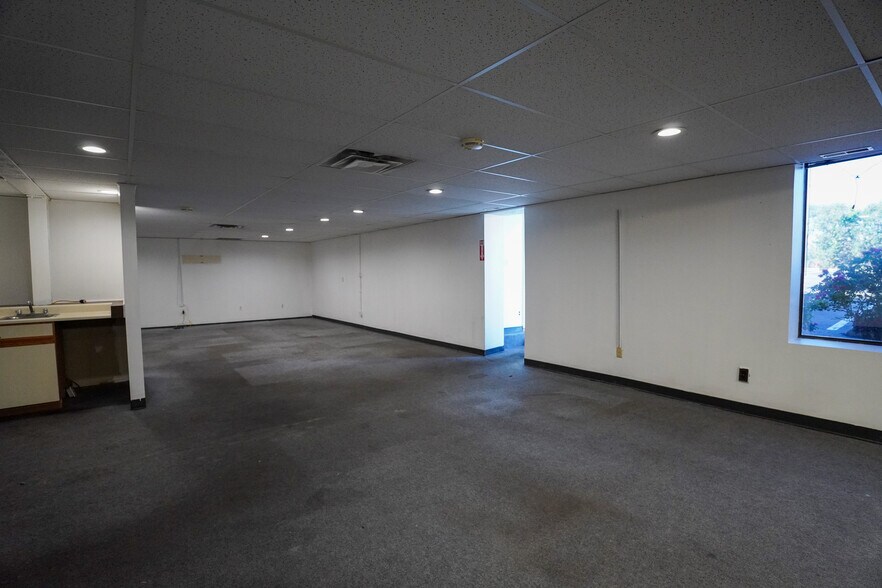 More Photos Of 179 Fairfield Ave, Dayton Office For Sale