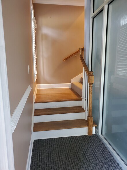 More Photos Of 5470 McGinnis Village Pl, Alpharetta Office For Lease