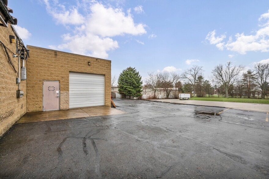 More Photos Of 9431 Mentor Ave, Mentor Freestanding For Sale