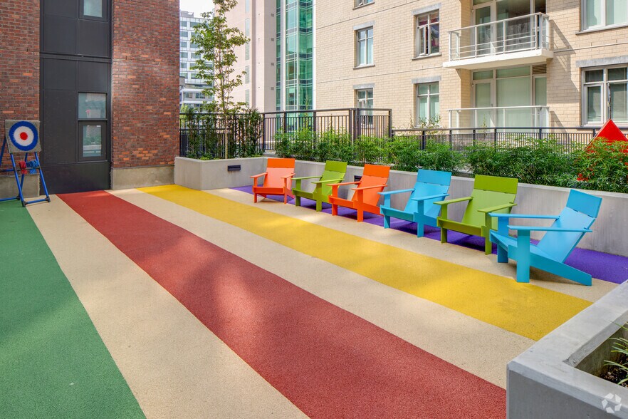 More Photos Of 1700 Blanshard St, Victoria Apartments For Lease